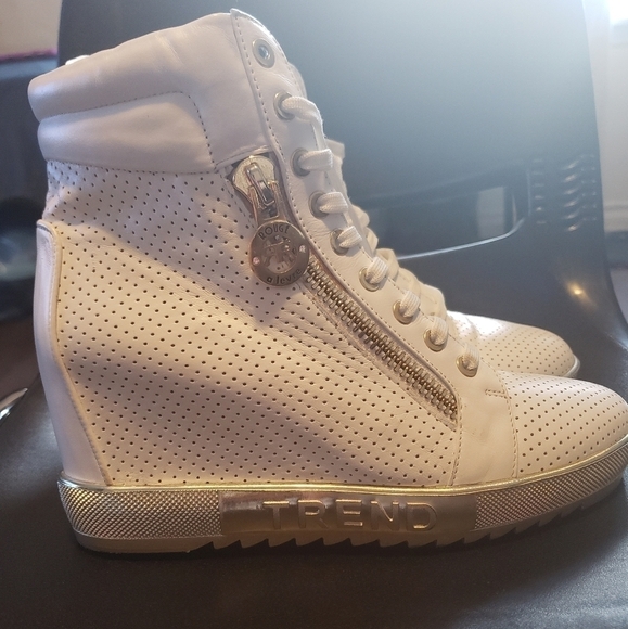 Rouge À Lèvre Trend Leather Wedge Bootie - Picture 6 of 14